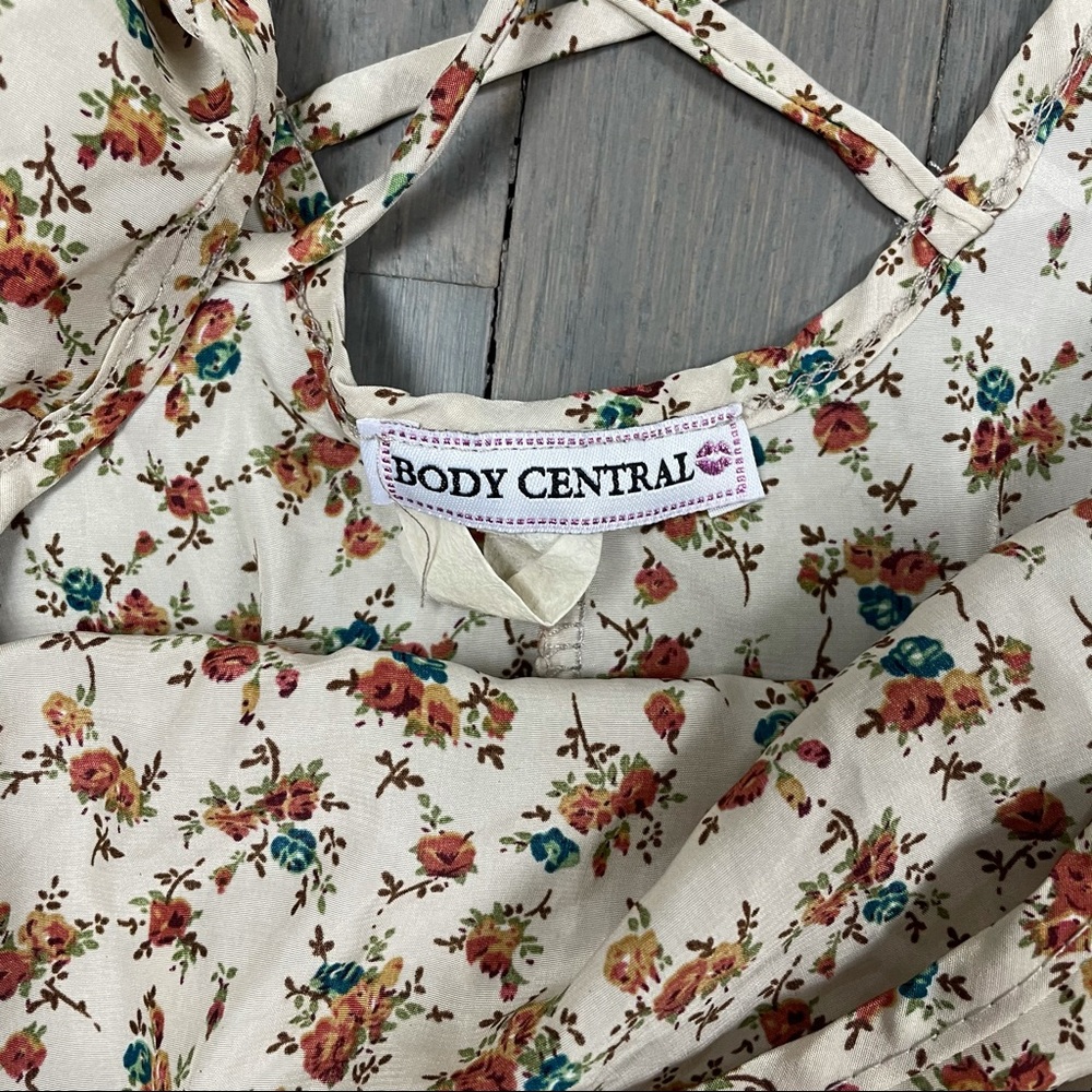 Body Central Floral Print Cap Sleeve Mini Dress - Picture 2 of 6